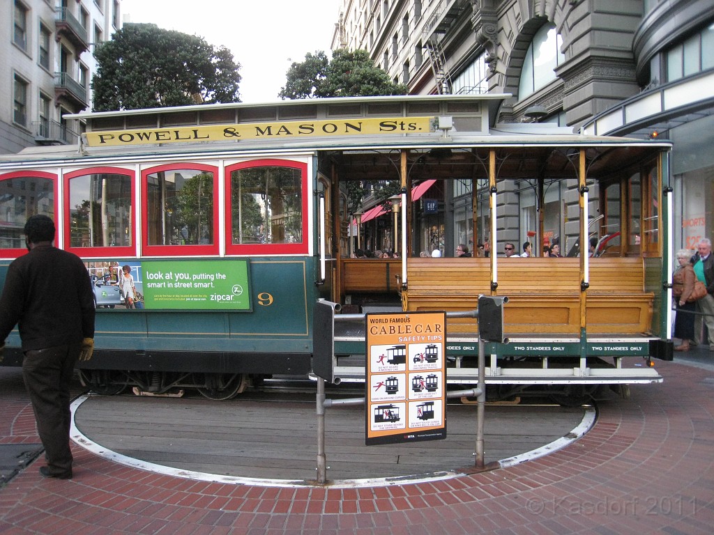 2011 Bay 2 Breakers Saturday 1000.JPG - I was able to participate in the 2011, 100th anniversary of the San Francisco Bay to Breakers 12K race. A great weekend for sight seeing and racing.